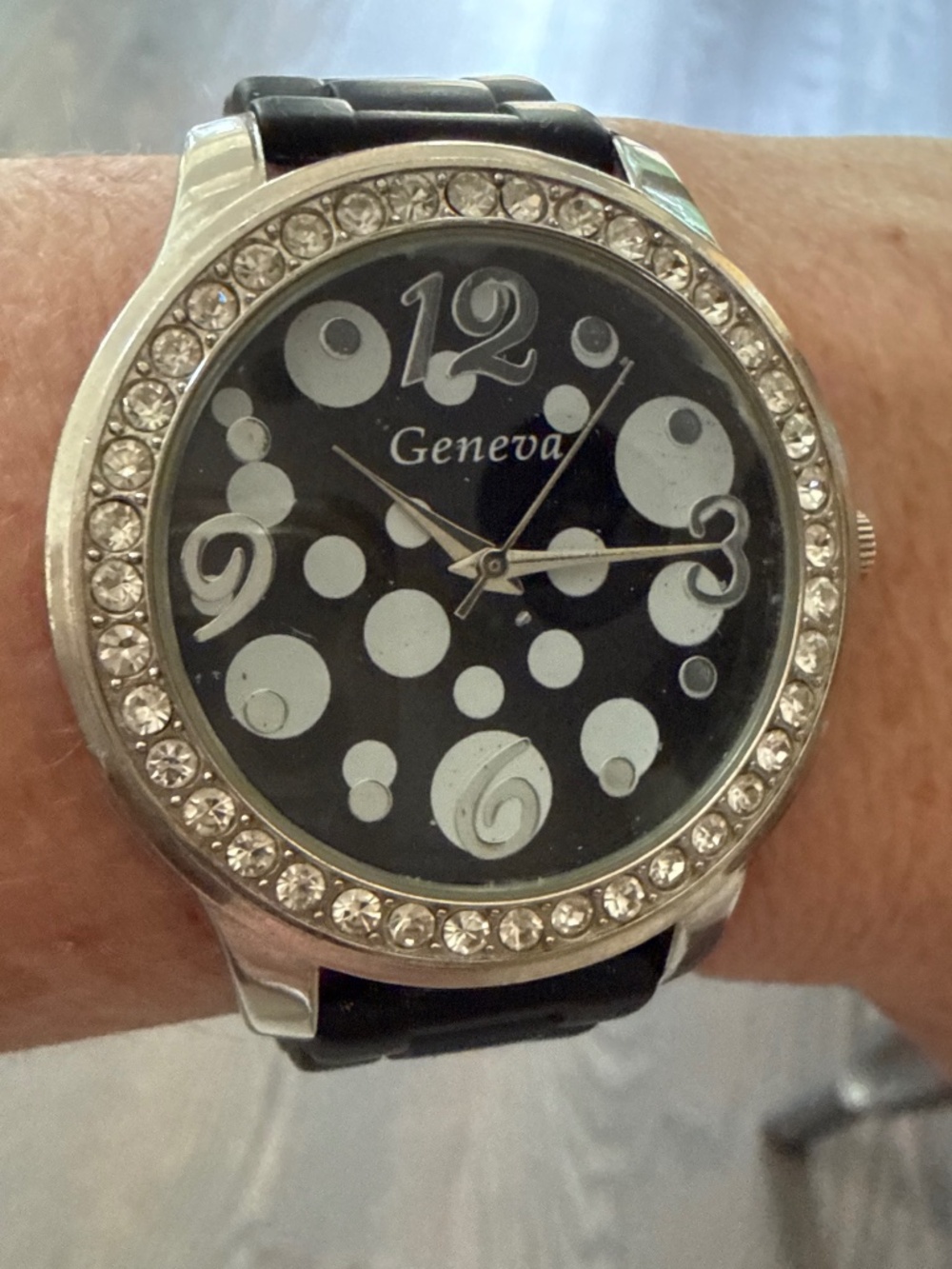 Geneva Polka Dot and Bling Black & White Large Round Analog Watch, New Battery